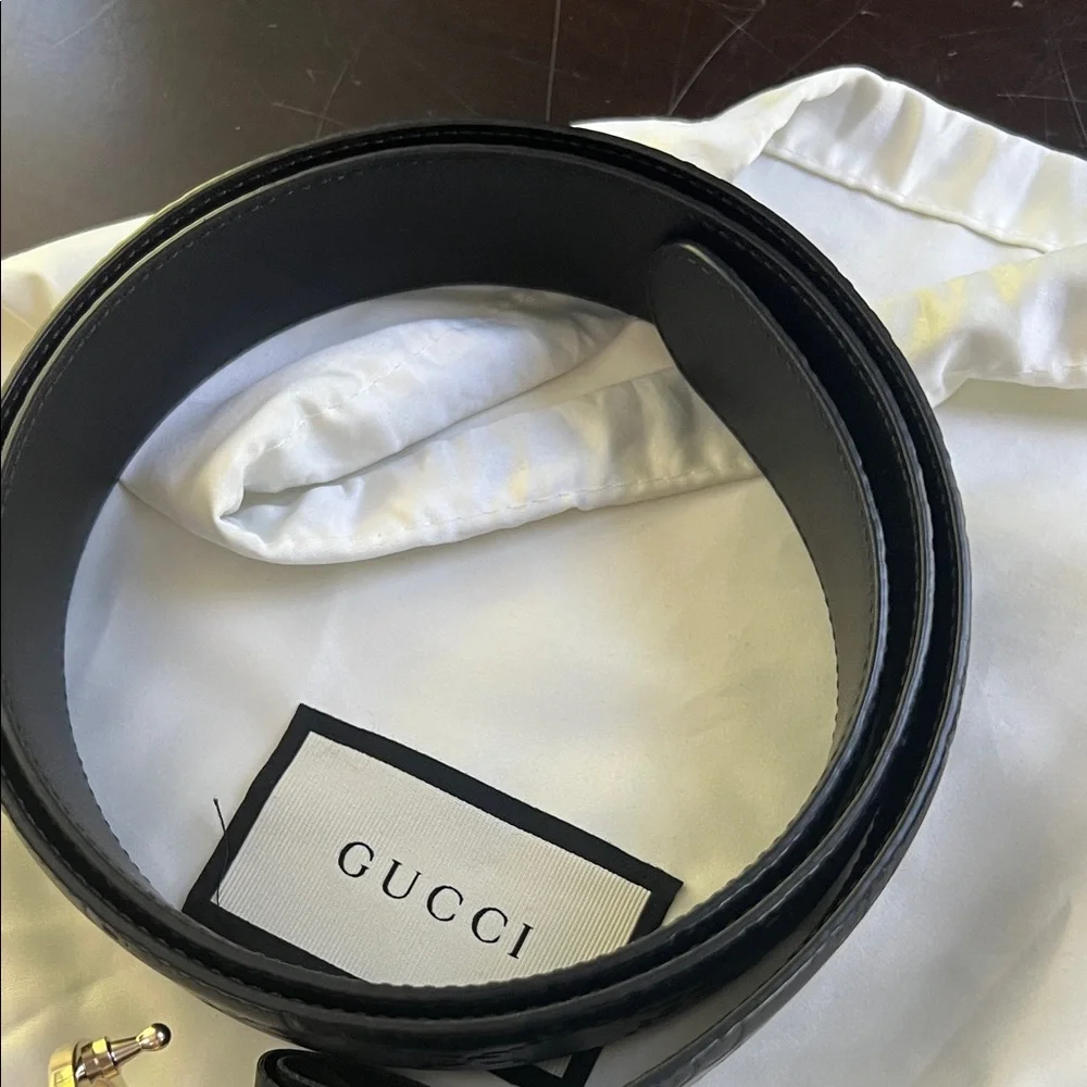 Gucci Authentic Black Embossed Belt with Gold Logo Buckle size 100 - Picture 4 of 9